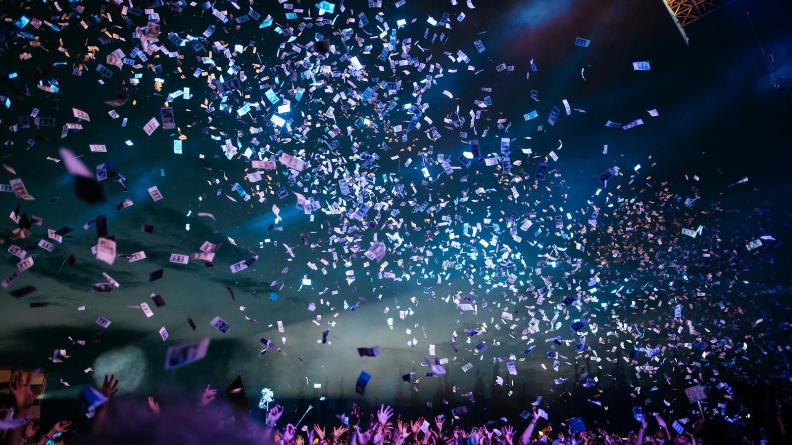 How to plan a group trip to a concert (without becoming the group chat)